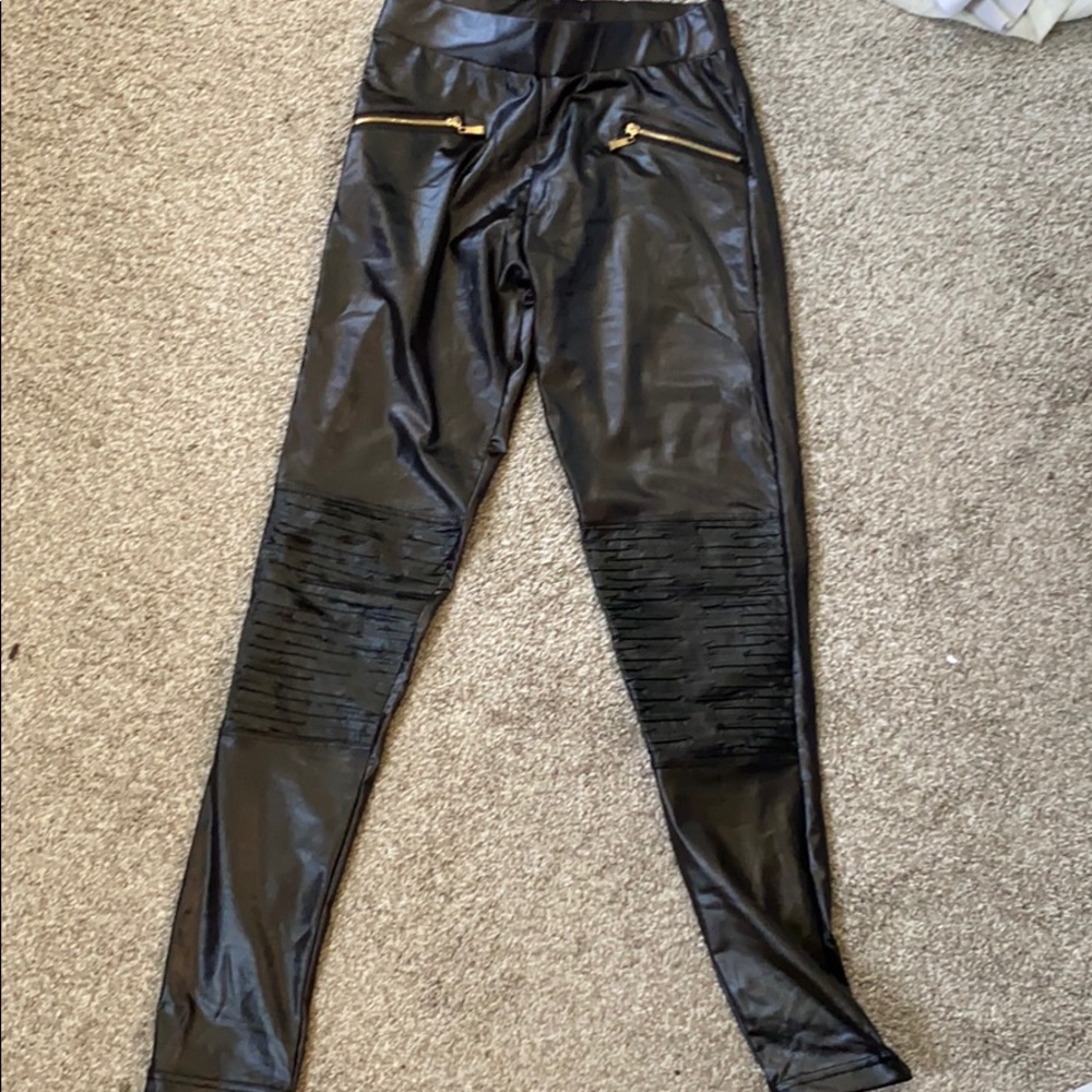 Faux leather leggings small